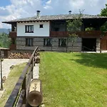 Ferienhaus Vladimirov's House , цяла къща