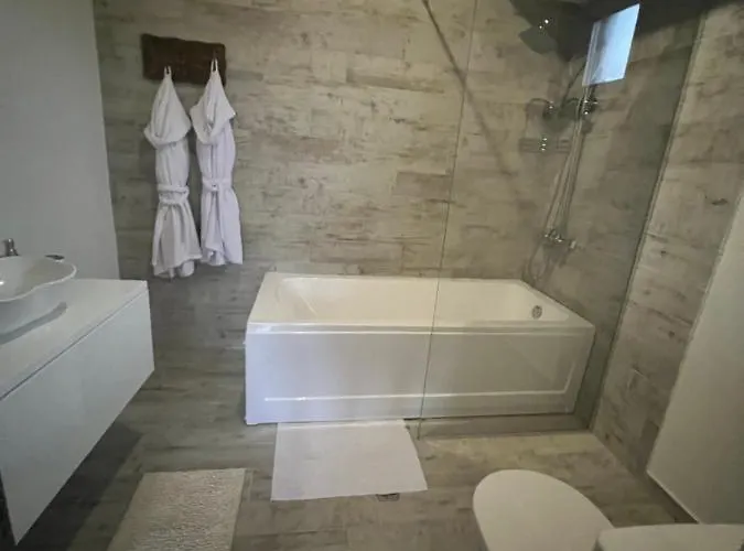 Vladimirov's House , цяла къща Prázdninový dům